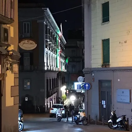 Max'S Home * Naples